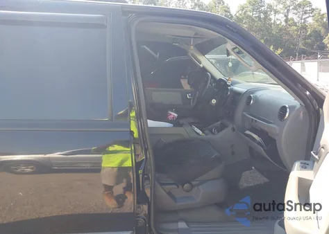 2004 Ford Expedition Nbx/Xlt z USA, uszkodzony, nr VIN 1FMPU16L04LB69462